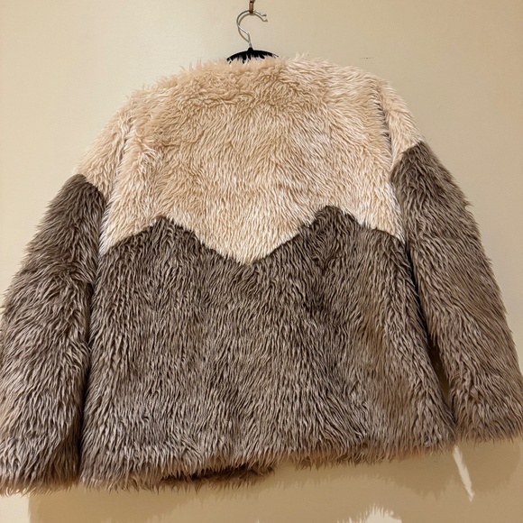 Faux fur jacket - Picture 2 of 2